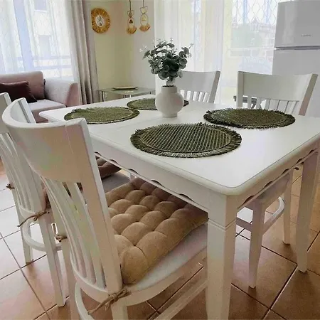 Sea Dreams Complex, Sunny *