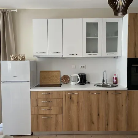 Sea Dreams Complex, Sunny Napospart